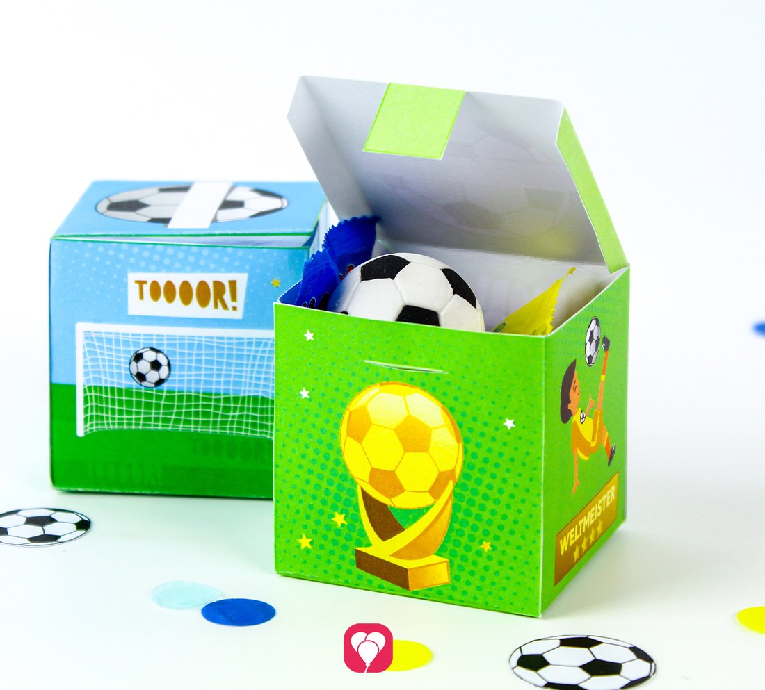 Fußball Geschenkbox zum Basteln von balloonas.